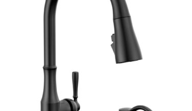 Delta faucet Capertee™ Single Handle Pull-down Kitchen Faucet With Soap Dispenser And Shieldspray Technology