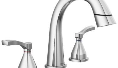 Delta faucet Stryke® Two Handle Widespread Pull Down Bathroom Faucet