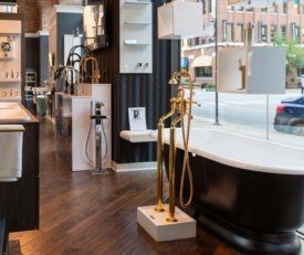 interior shot of studio41 Hubbard and a tub set up