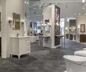 interior shot of kohler Naperville of multiple bathroom displays