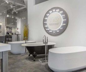 Interior shot of Kohler Naperville showing the different designed tubs