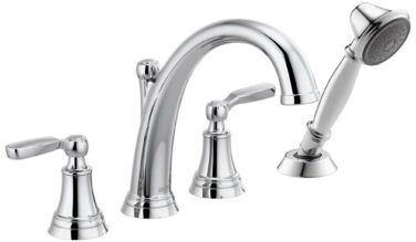 Delta faucet Woodhurst™ Roman Tub With Handshower Trim